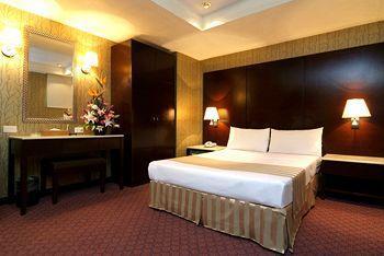 Royal Castle Hotel Taipei Bagian luar foto